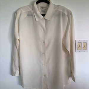 Jaclyn Smith Plus 18W Cream button down blouse